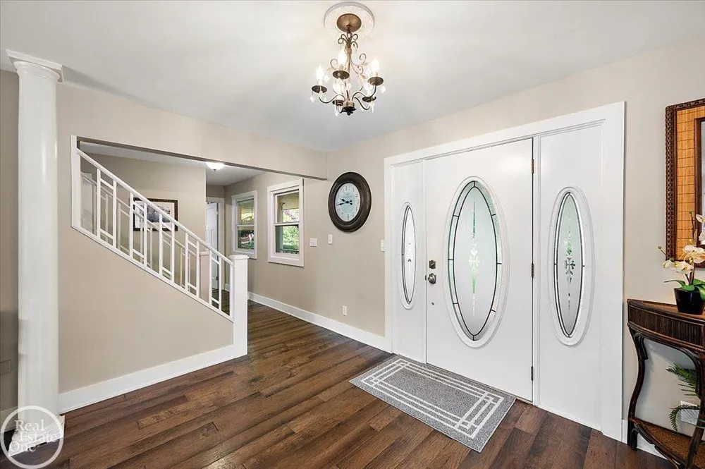 88 Aspinwall Drive Troy City, MI 48098
