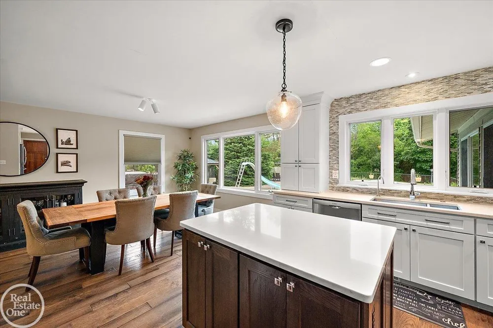 88 Aspinwall Drive Troy City, MI 48098