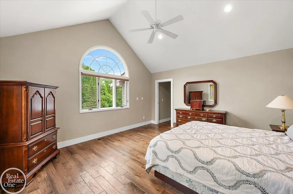 88 Aspinwall Drive Troy City, MI 48098