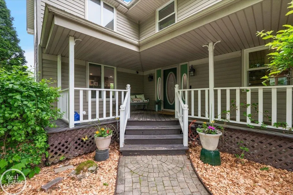 88 Aspinwall Drive Troy City, MI 48098