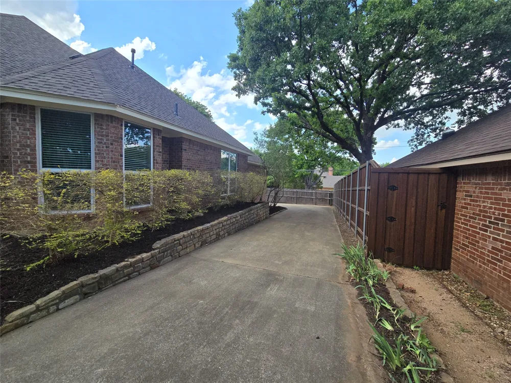 2954 Woodland Hills Drive Grapevine, TX 76051