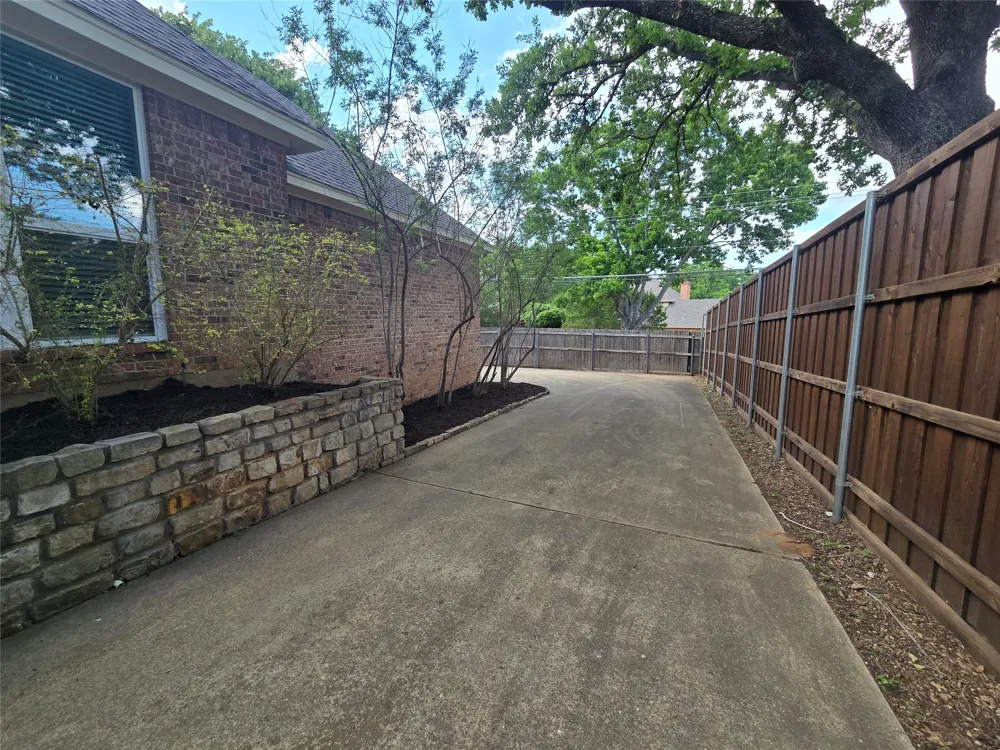 2954 Woodland Hills Drive Grapevine, TX 76051
