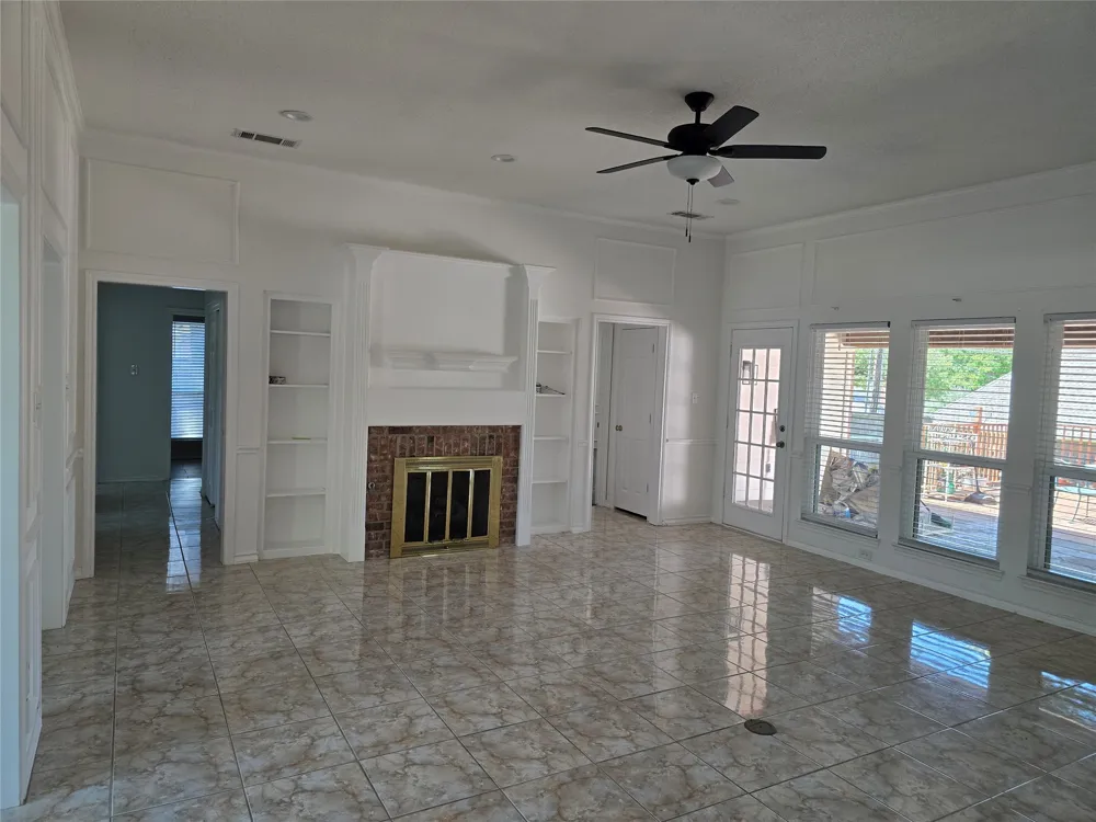 2954 Woodland Hills Drive Grapevine, TX 76051