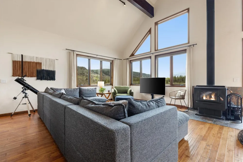 33632 Seneca Trail Oak Creek, CO 80467