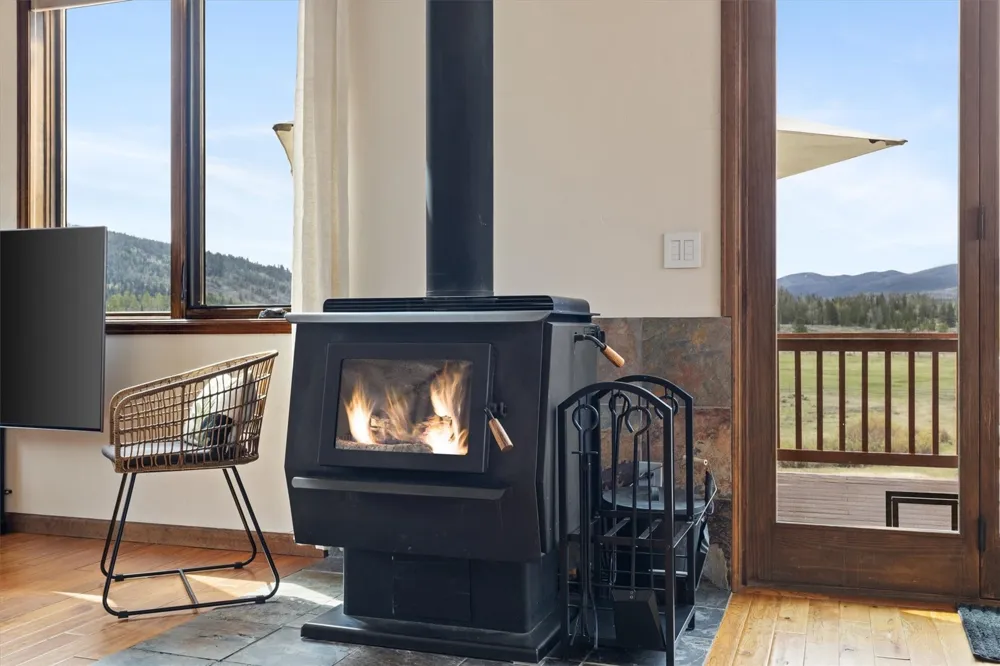 33632 Seneca Trail Oak Creek, CO 80467