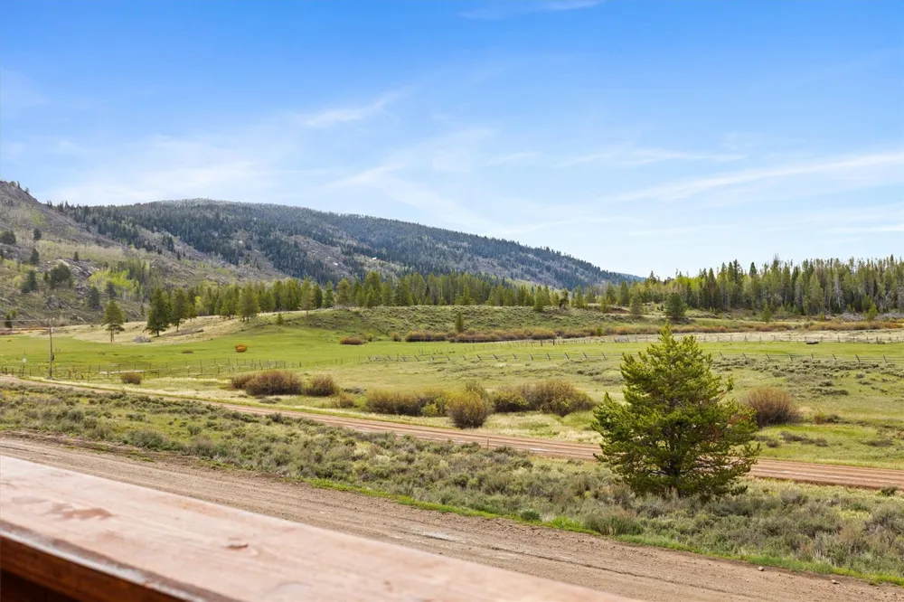 33632 Seneca Trail Oak Creek, CO 80467