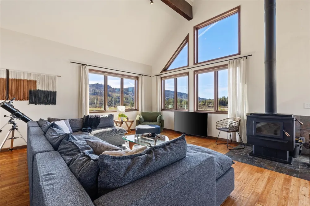33632 Seneca Trail Oak Creek, CO 80467