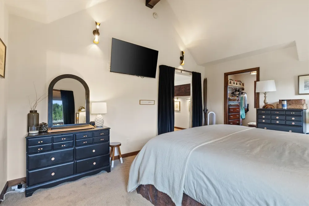 33632 Seneca Trail Oak Creek, CO 80467