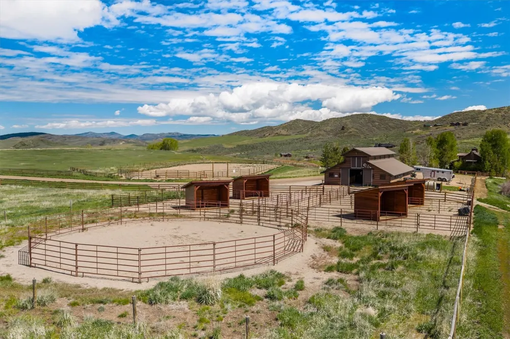 32090 Judge's Viewpoint Oak Creek, CO 80467