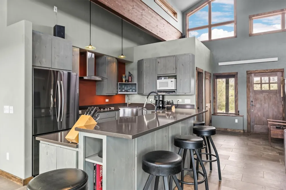 32090 Judge's Viewpoint Oak Creek, CO 80467