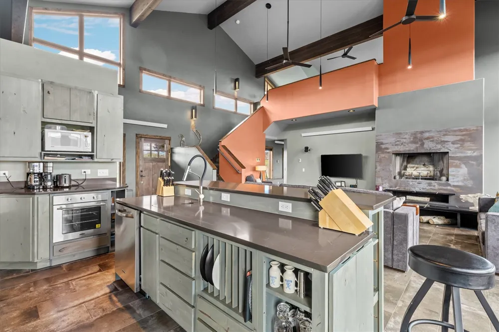32090 Judge's Viewpoint Oak Creek, CO 80467