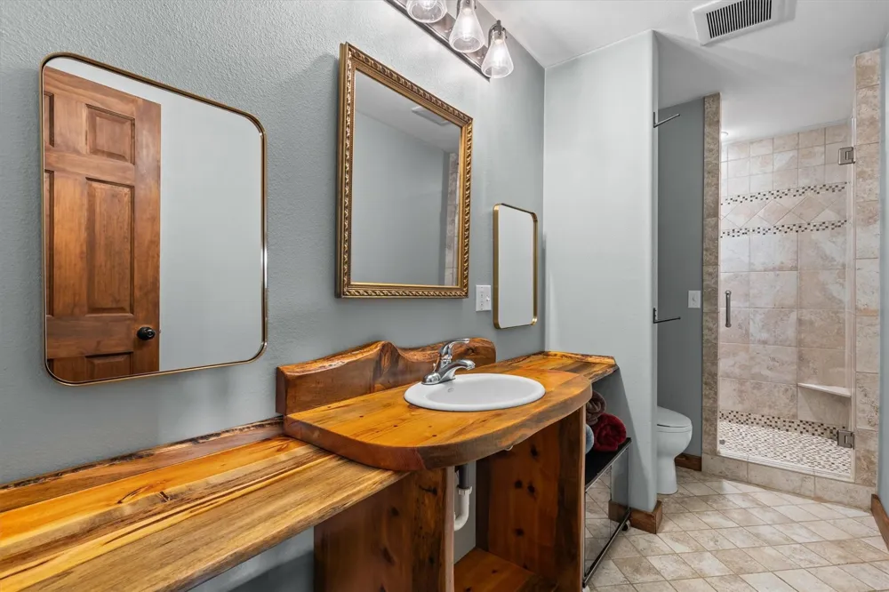32090 Judge's Viewpoint Oak Creek, CO 80467