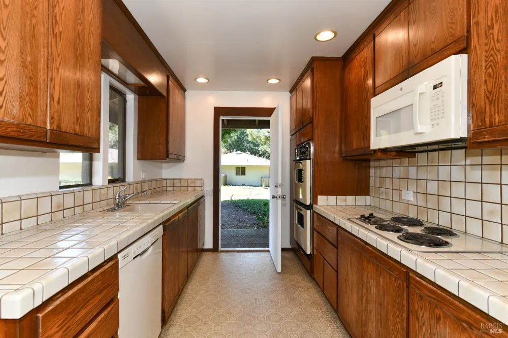 120 Milliken Creek Drive Napa, CA 94558