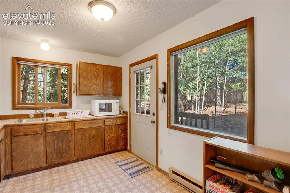 886 Cottonwood Lake Drive Divide, CO 80814