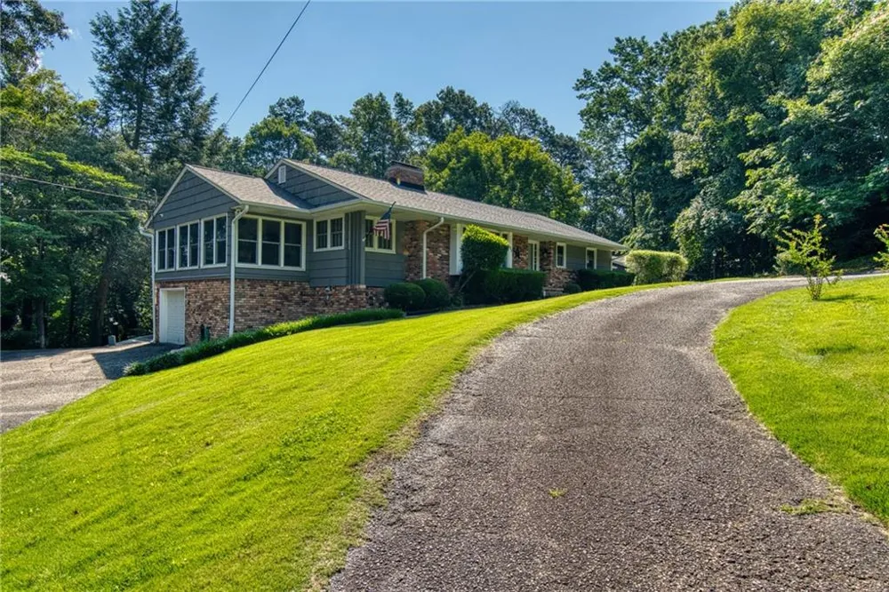 188 Hillendale Drive Toccoa, GA 30577