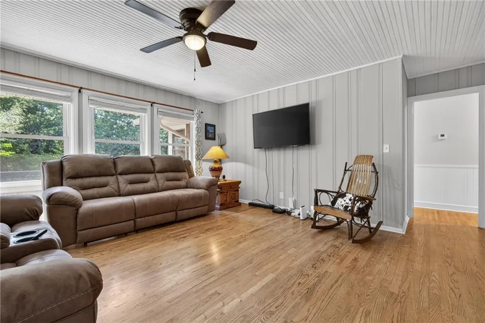 188 Hillendale Drive Toccoa, GA 30577