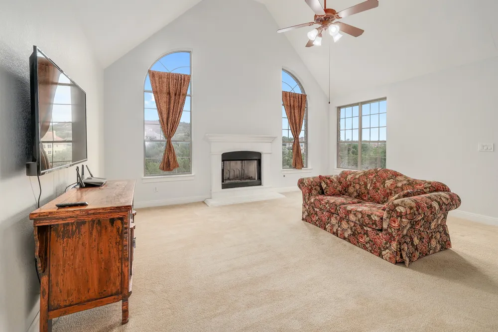 129 Sebastians Run Lakeway, TX 78738