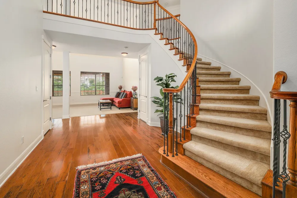 129 Sebastians Run Lakeway, TX 78738