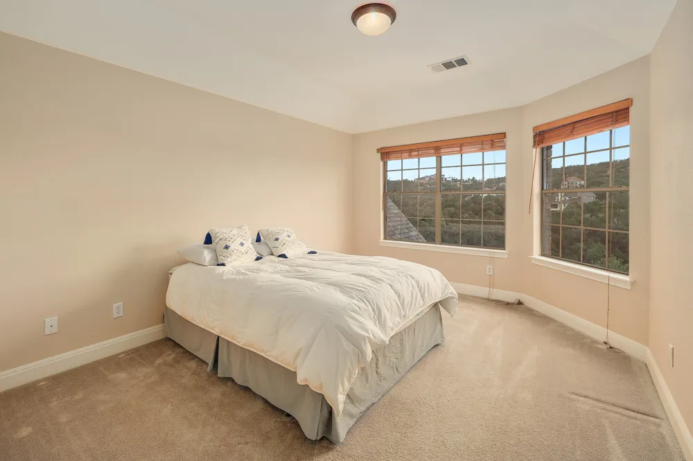 129 Sebastians Run Lakeway, TX 78738