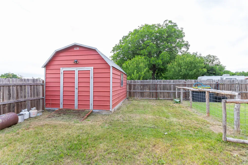 102 Scurry Avenue Tuscola, TX 79562