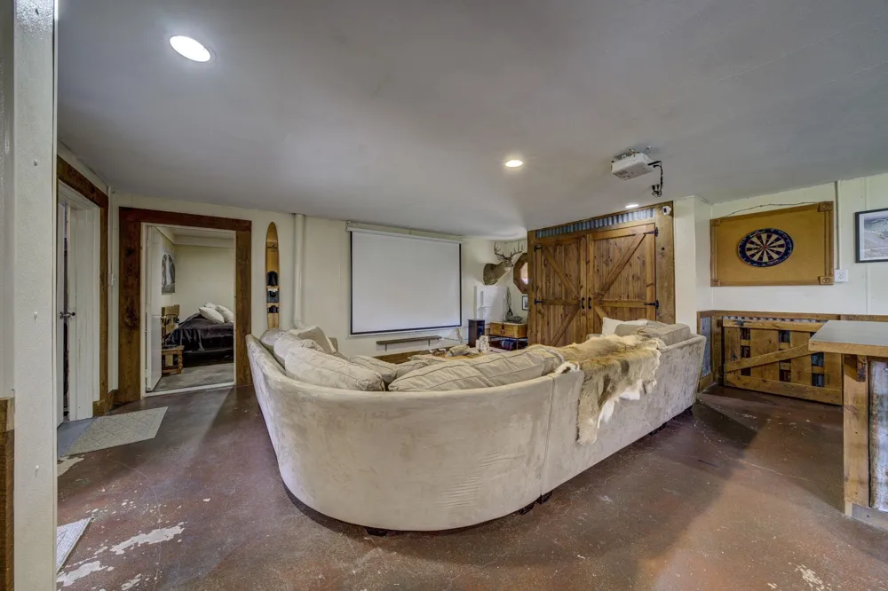 4135 Schoolcraft Kearney Township, MI 49615