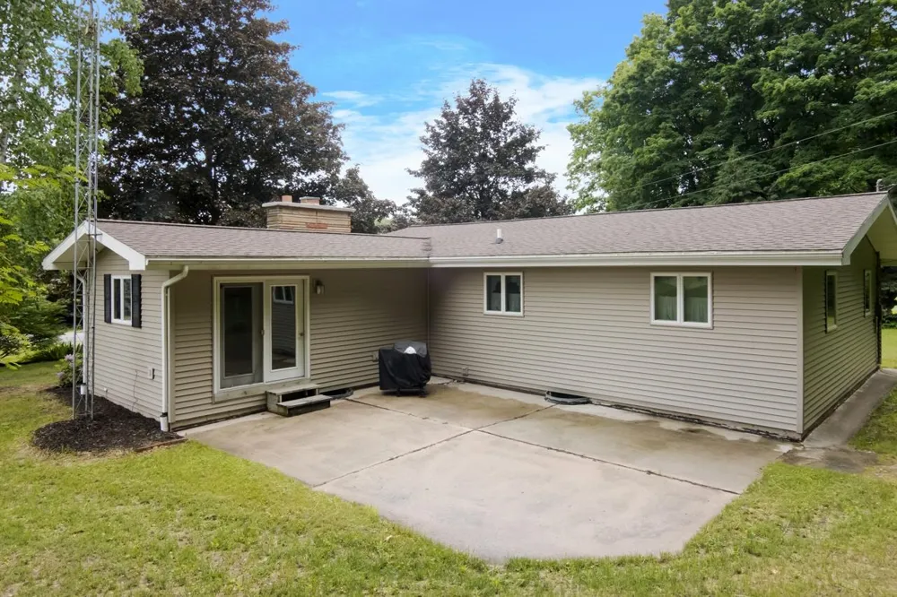 1551 Macksey Road Suttons Bay Township, MI 49682
