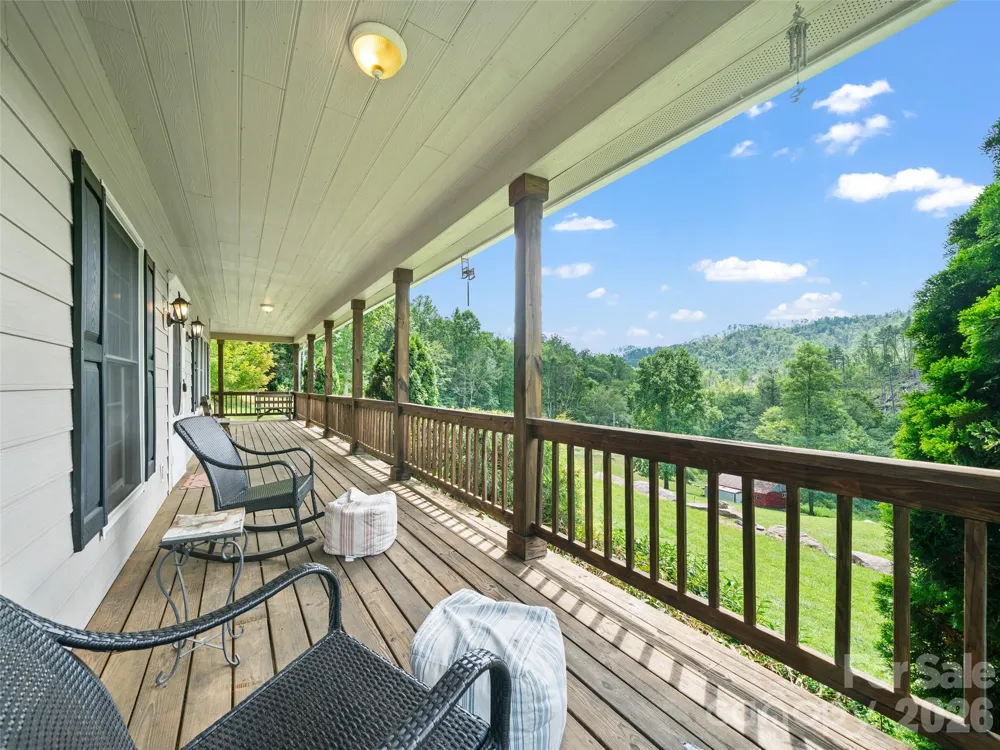 2216 Beans Creek Road Bakersville, NC 28705