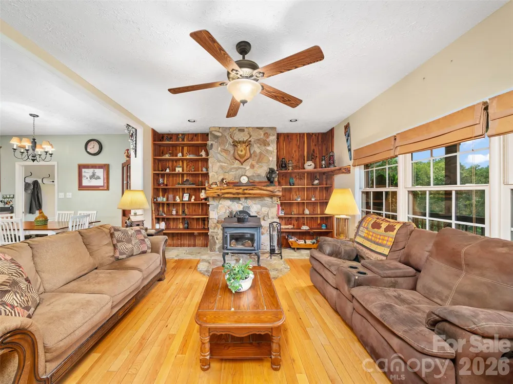 2216 Beans Creek Road Bakersville, NC 28705