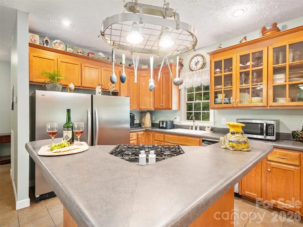 2216 Beans Creek Road Bakersville, NC 28705