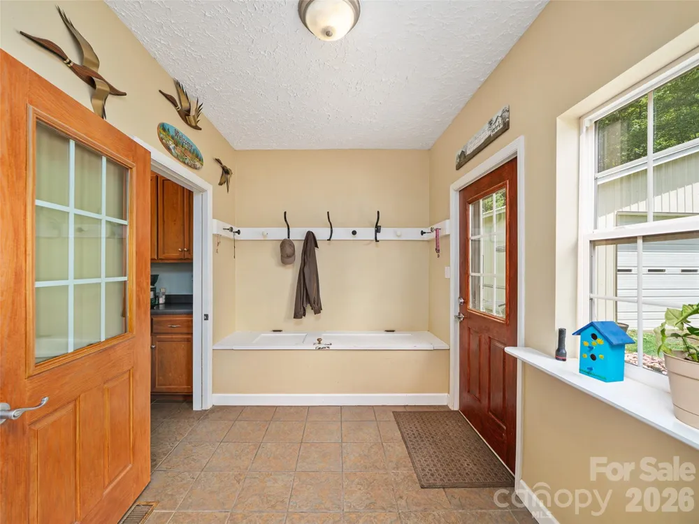 2216 Beans Creek Road Bakersville, NC 28705