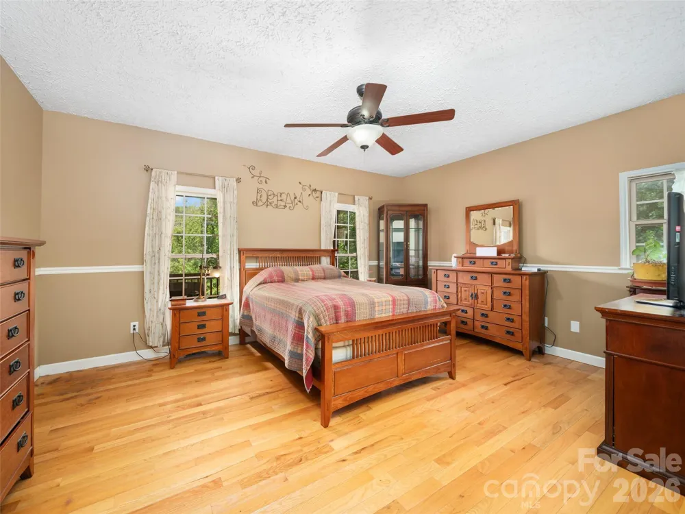 2216 Beans Creek Road Bakersville, NC 28705