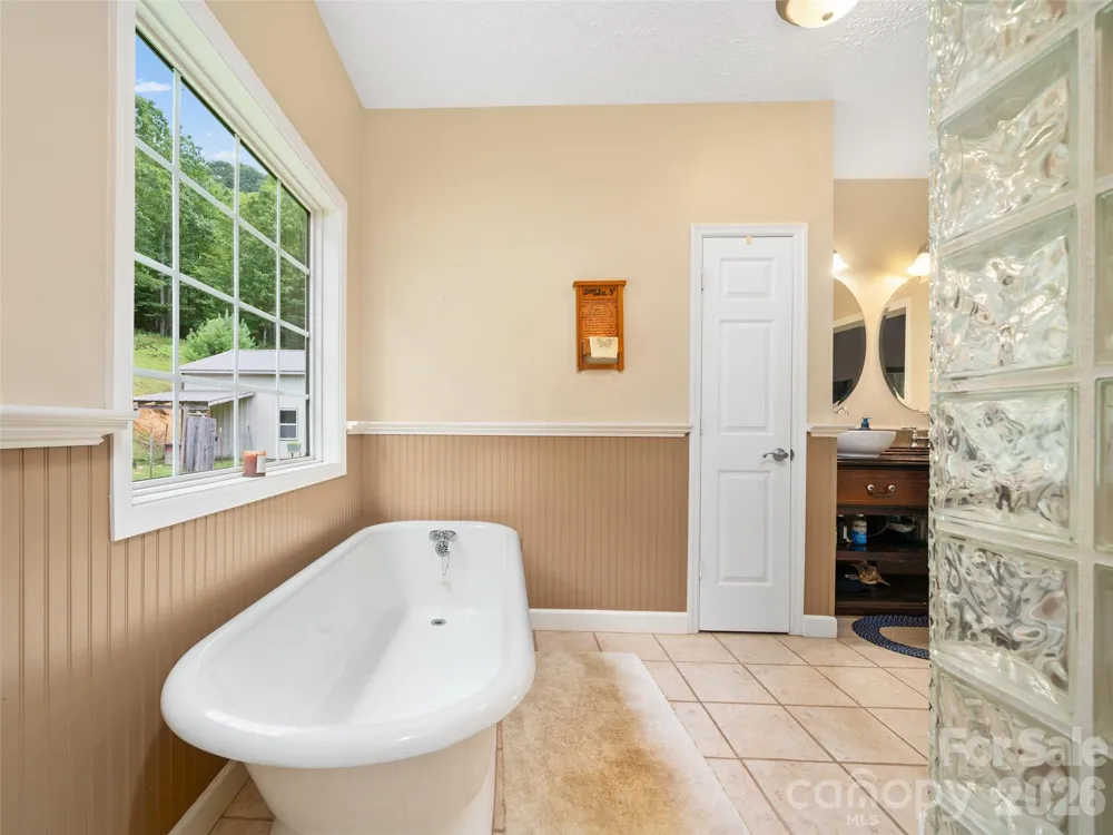 2216 Beans Creek Road Bakersville, NC 28705