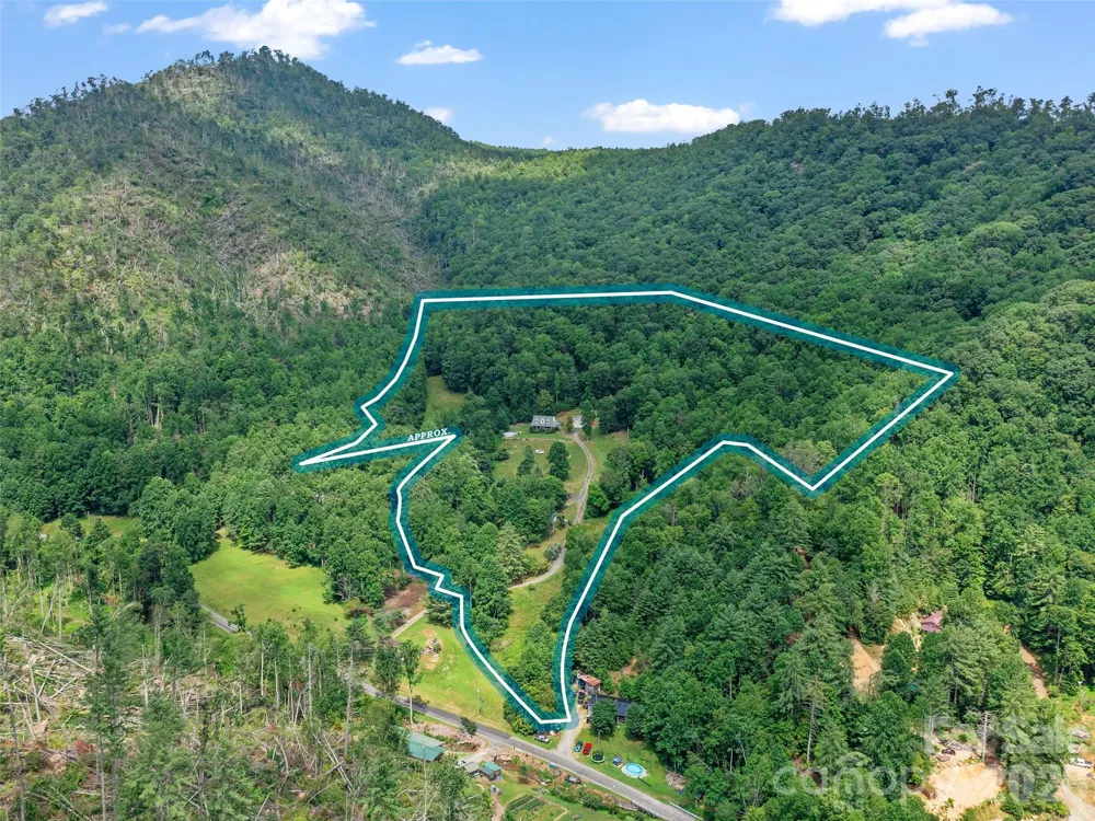 2216 Beans Creek Road Bakersville, NC 28705
