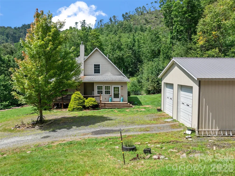 2216 Beans Creek Road Bakersville, NC 28705