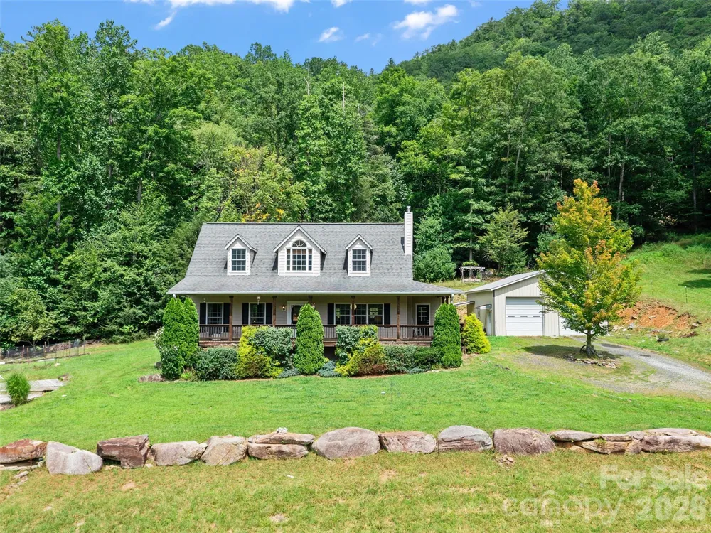 2216 Beans Creek Road Bakersville, NC 28705