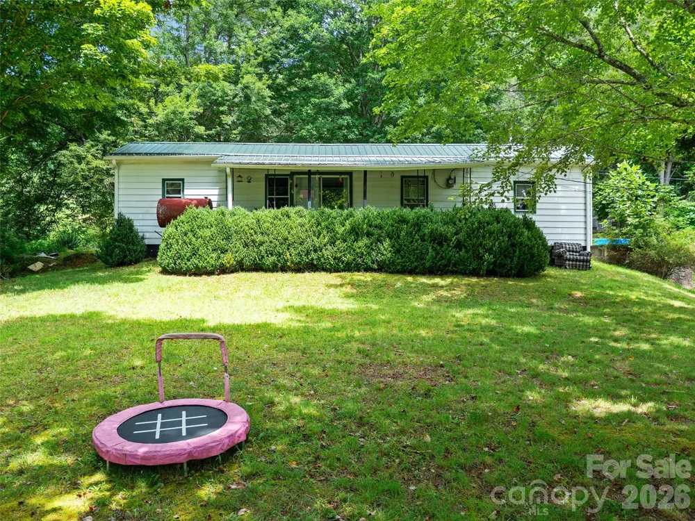 2216 Beans Creek Road Bakersville, NC 28705