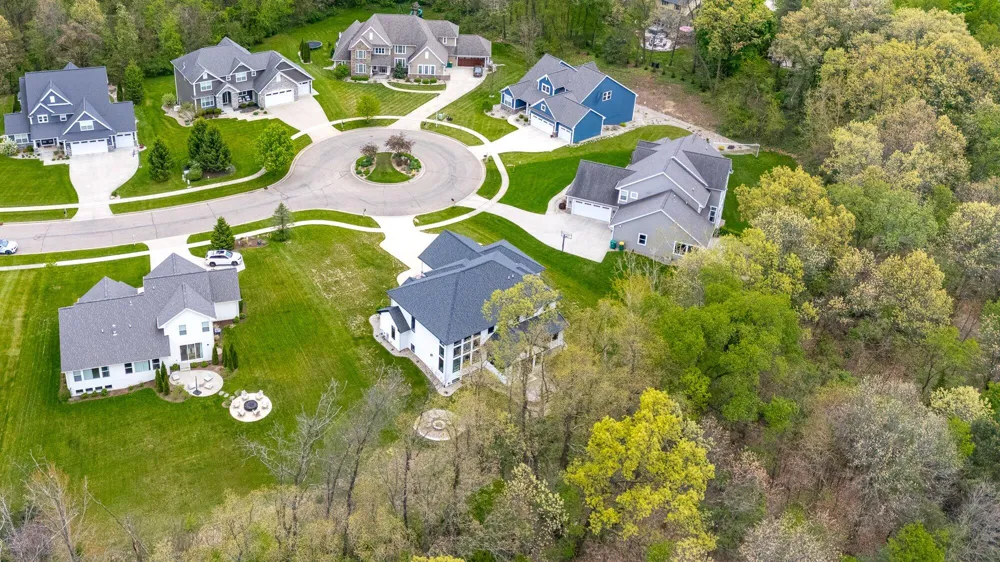 4010 Hollow Wood Drive Portage City, MI 49024