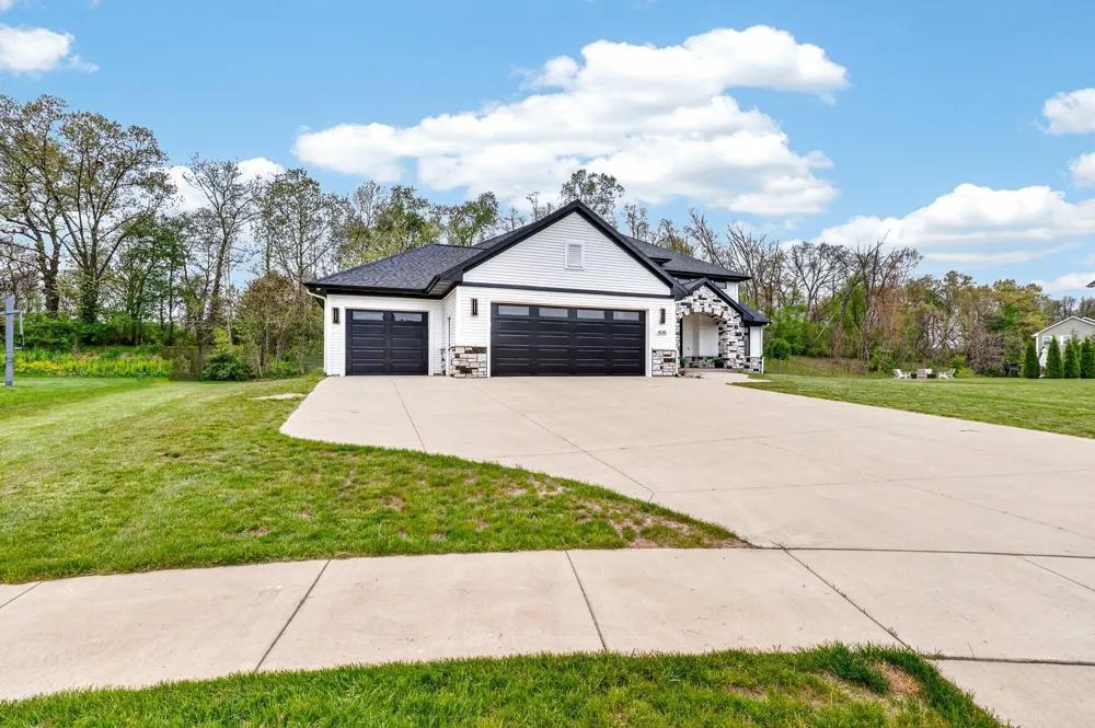 4010 Hollow Wood Drive Portage City, MI 49024