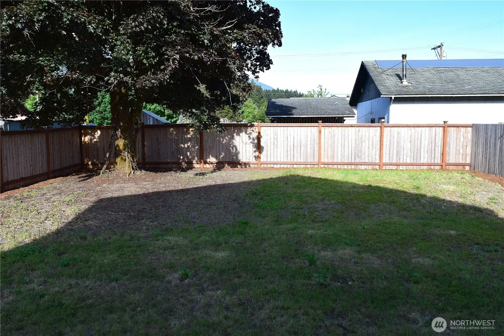 1055 Montague Avenue Darrington, WA 98241