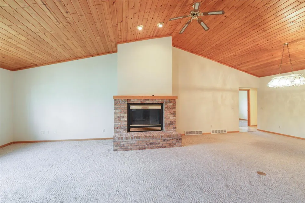 127 Eagle Drive Coleraine, MN 55722