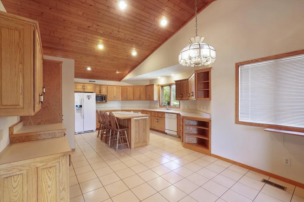 127 Eagle Drive Coleraine, MN 55722