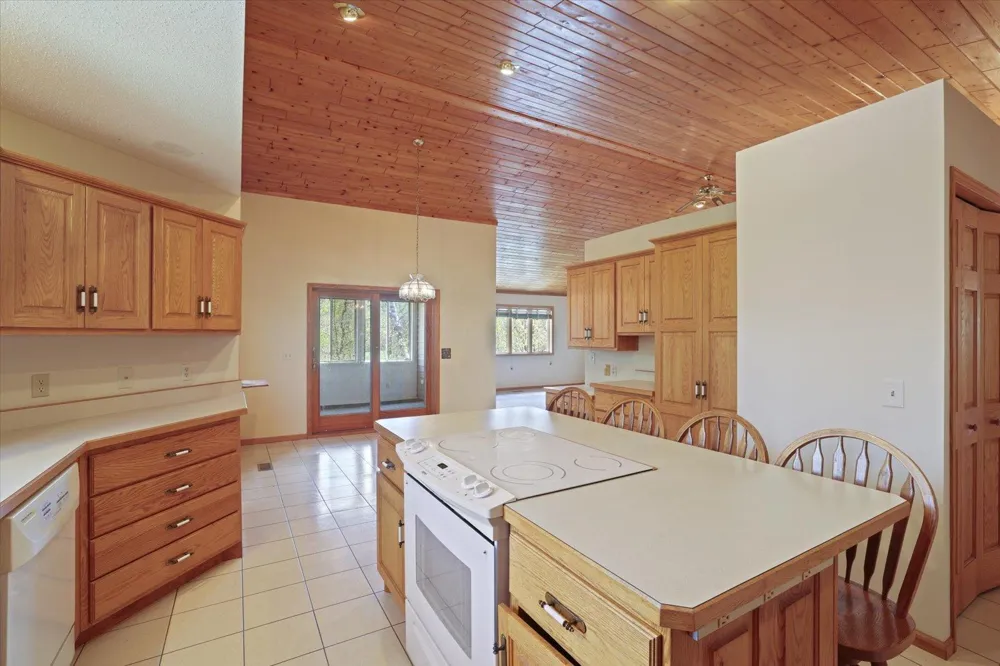 127 Eagle Drive Coleraine, MN 55722