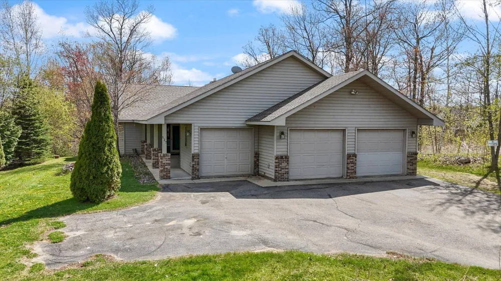 127 Eagle Drive Coleraine, MN 55722