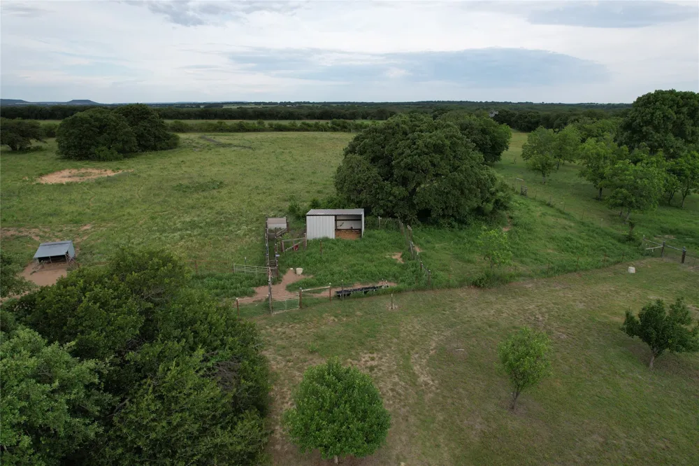 1166 County Road 403 Comanche, TX 76442