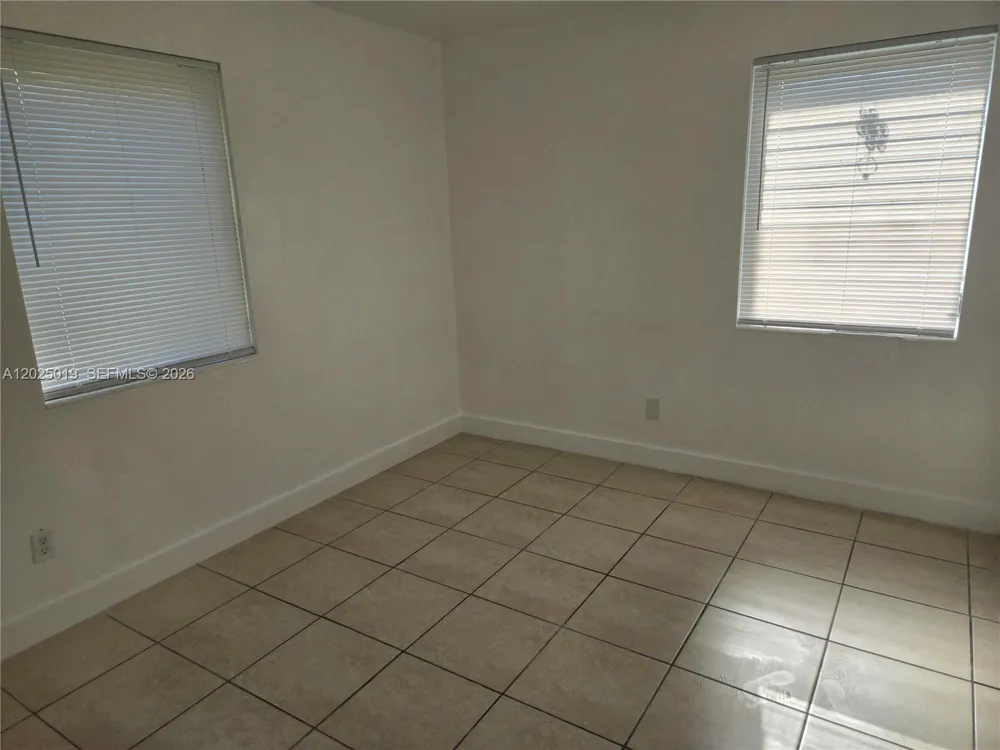 408 NW 8th St #408 Hallandale Beach, FL 33009
