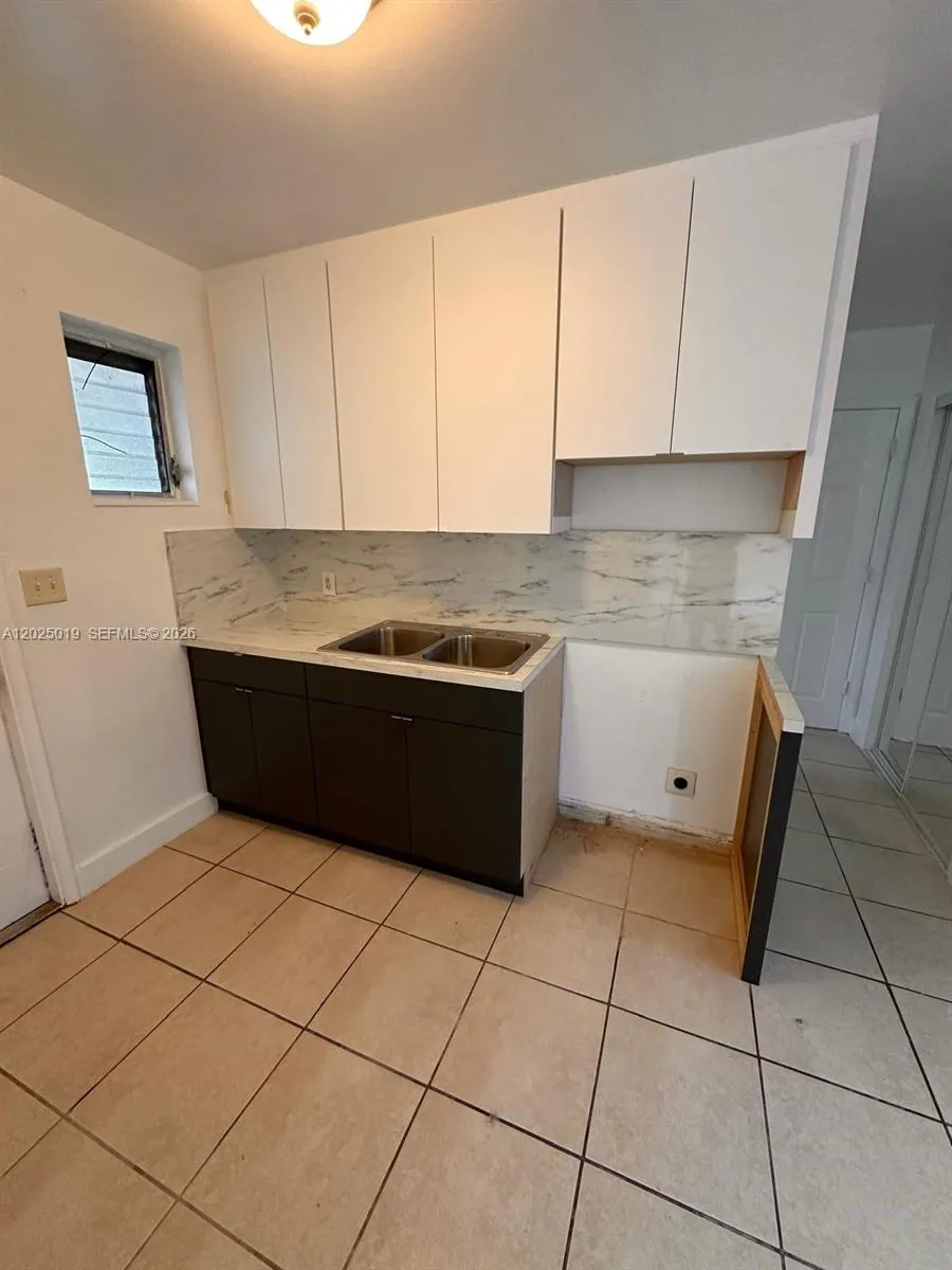408 NW 8th St #408 Hallandale Beach, FL 33009