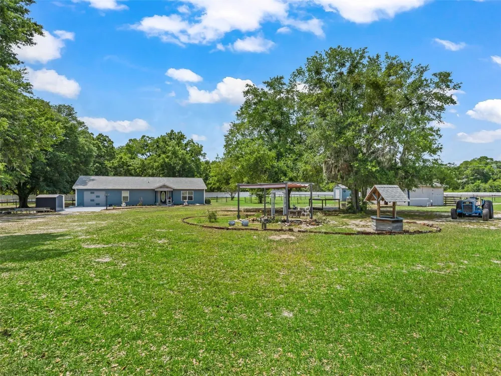 967 E HIGHWAY 316 Citra, FL 32113
