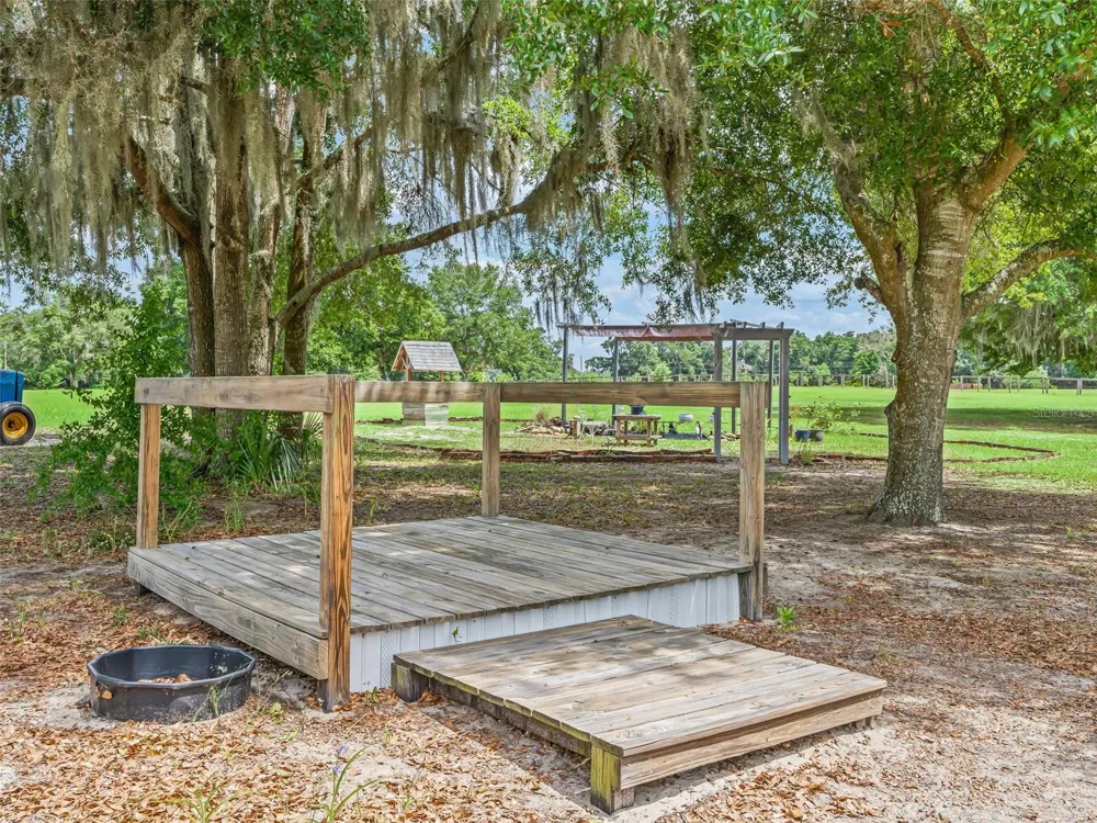 967 E HIGHWAY 316 Citra, FL 32113
