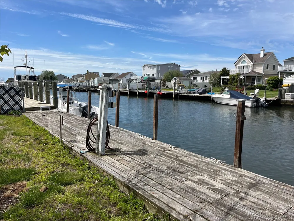 84 Boylan Lane Blue Point, NY 11715