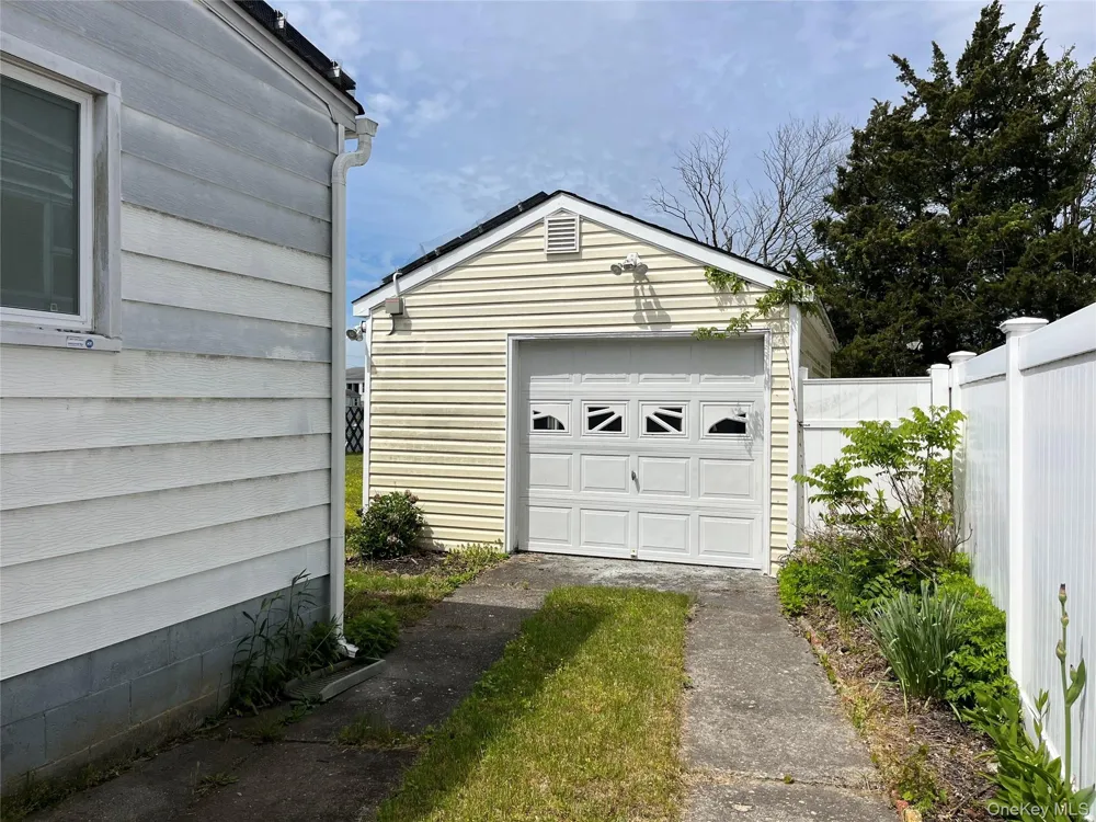 84 Boylan Lane Blue Point, NY 11715